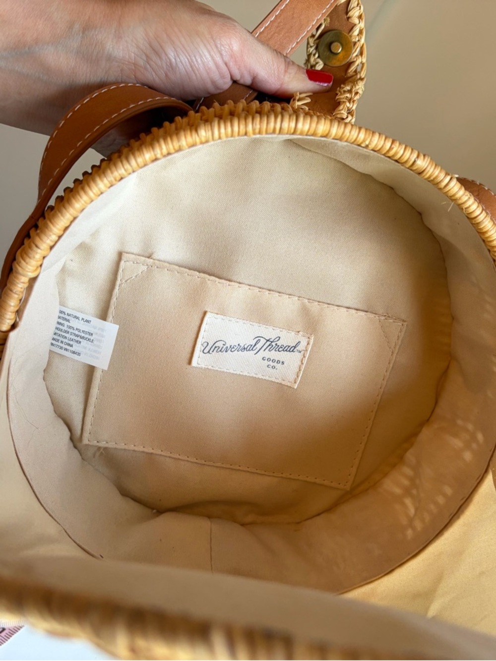 Round Woven Crossbody Bag in Natural/Tan GUC - Picture 12 of 14